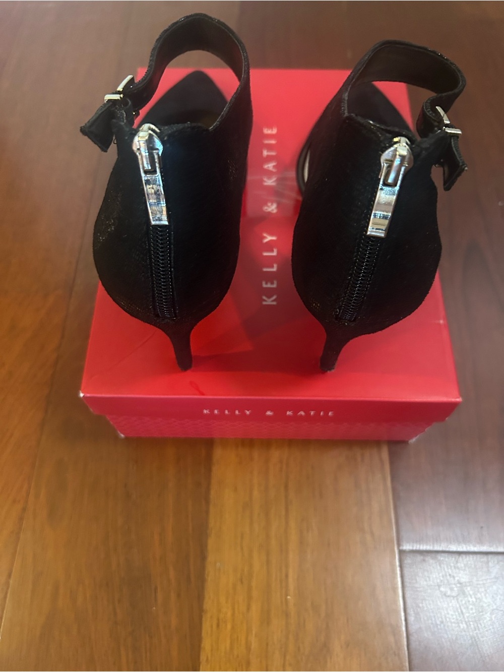 Kelly & Katie Black Pointed Ankle-Strap Pumps 9.5 - Picture 3 of 5